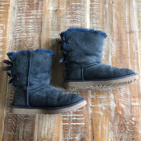 UGG women’s Bailey Bow II Boots - Picture 3 of 15